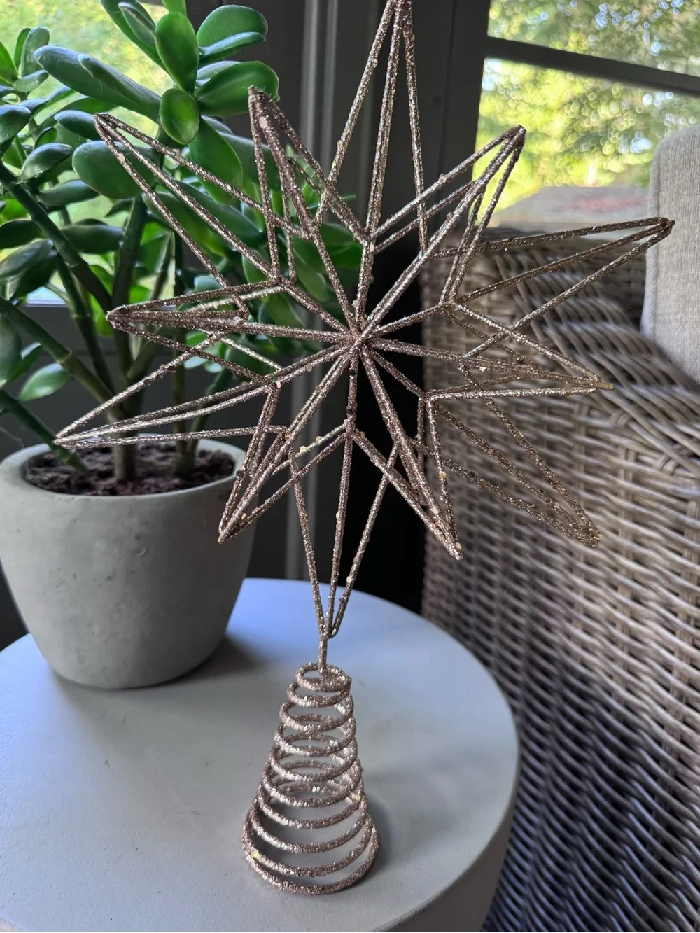 Glittered Wire Star Tree Topper - Gold
